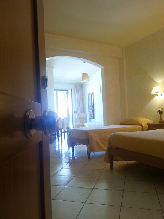 Hotel Mistef Falerna Bilik gambar
