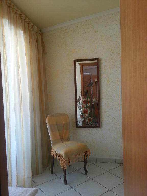 Hotel Mistef Falerna Bilik gambar