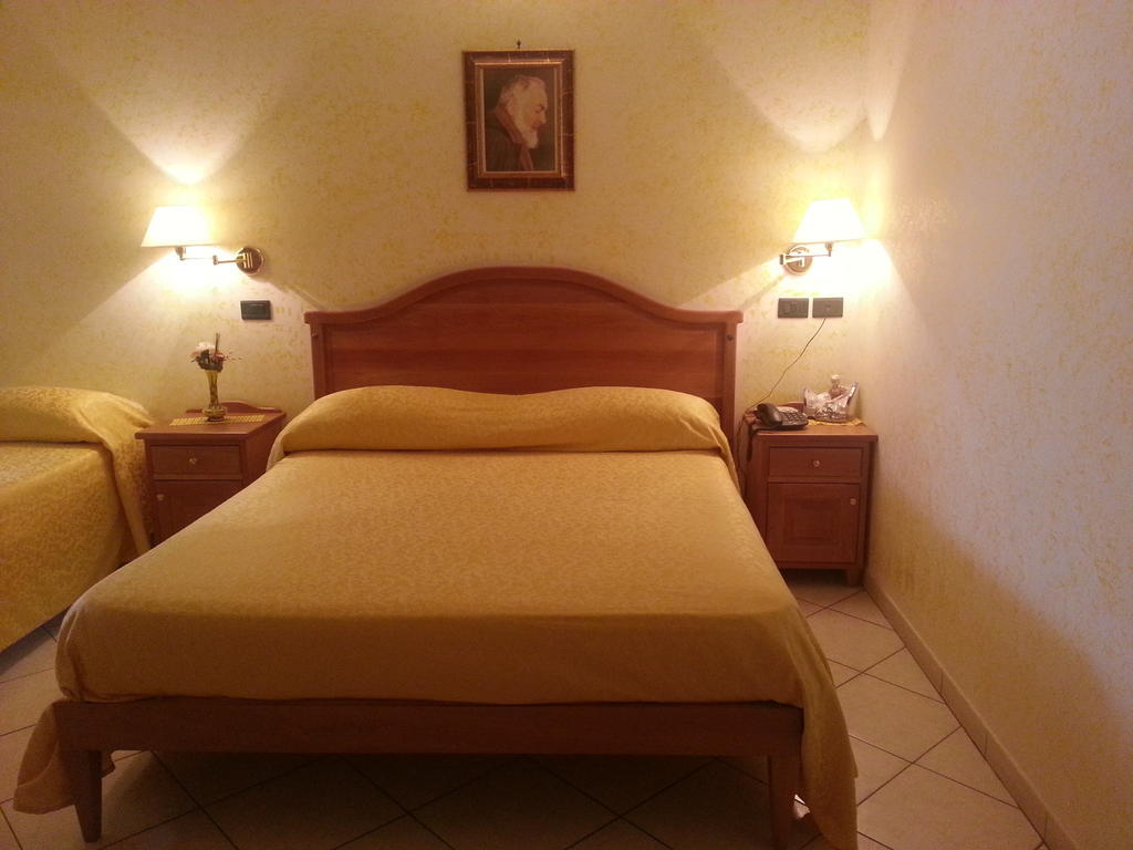 Hotel Mistef Falerna Bilik gambar